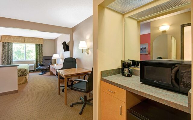 Days Inn And Suites Airport Albuquerque