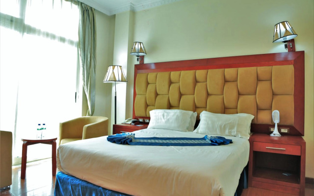 Blue Birds International Hotel