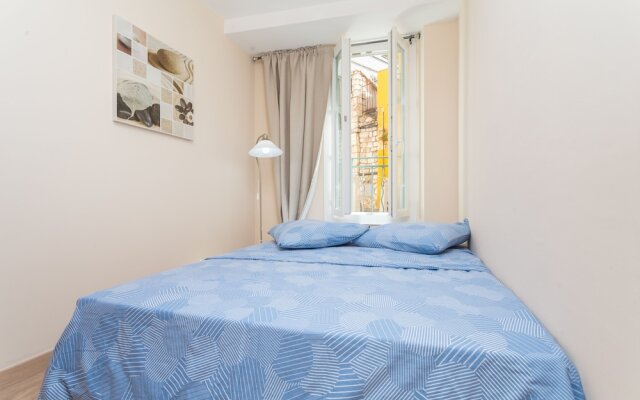 The Napoleon 2-BR Old Town - Terrace