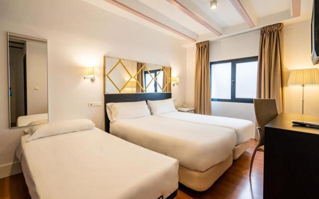 Hotel YIT El Postigo