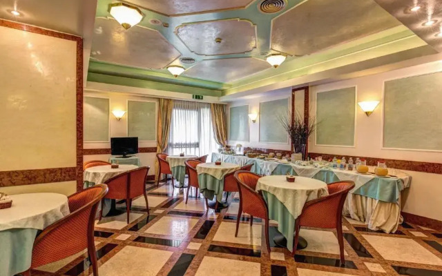 Hotel Regal
