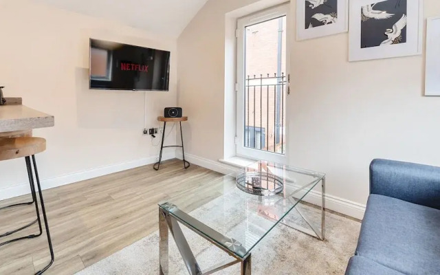 London Street Apt By REDWOOD STAYS
