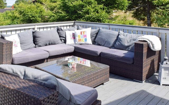 8 Person Holiday Home in Berg