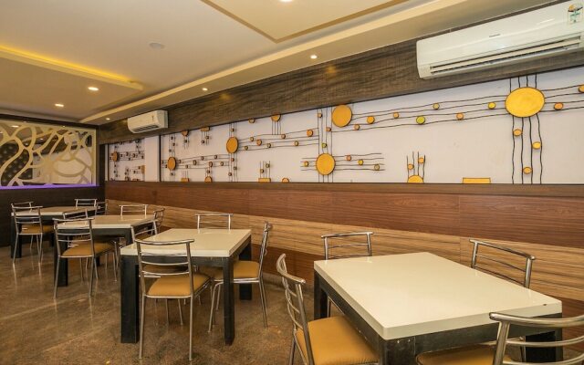 Capital O 13184 Savi International