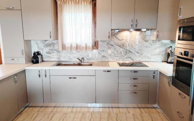 Villa Traditional Estate Heated Pool & Garden, 5 bedrooms