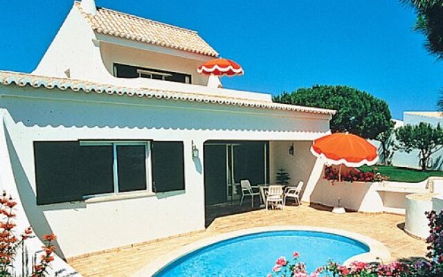 Elliott at Vale do Lobo