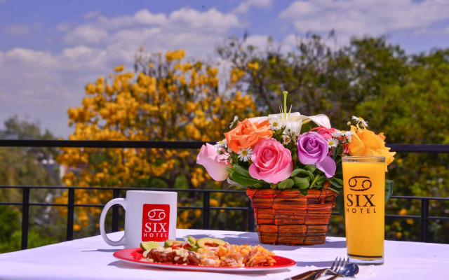 Six Hotel Guadalajara Expiatorio