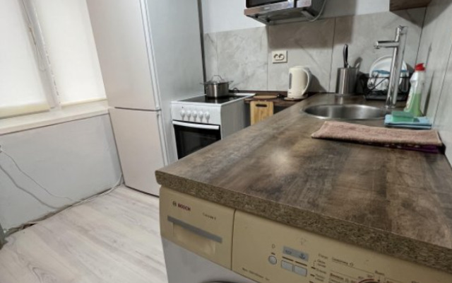 Апартаменты на улице Братьев Серебряковых 14