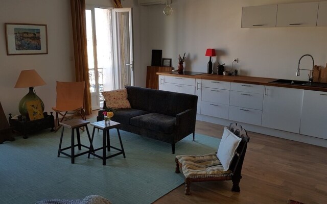 Sete Vue Canal Duplex Pour 7 Personnes