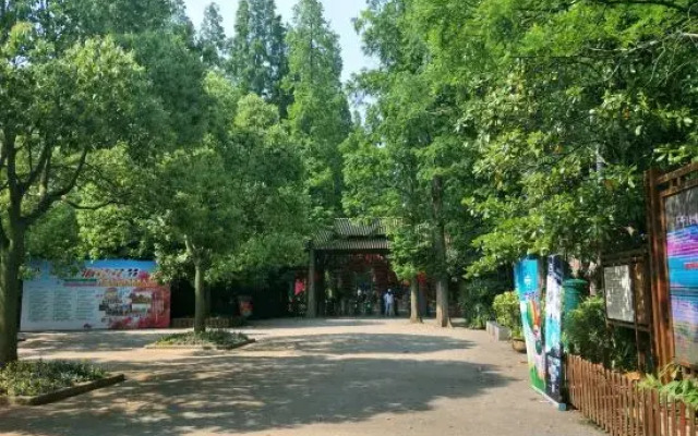 Kyriad Hotel (Jinan Hi-Tech Wanda Plaza Tianchen Road Branch)