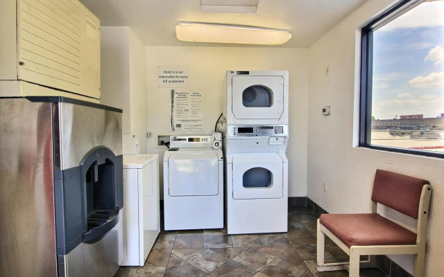 Motel 6 Austin, TX - Central Downtown UT
