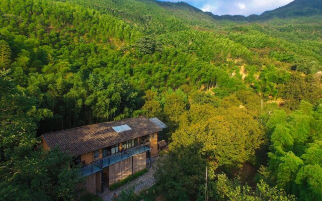 Tong Lu Ye Du Li Cun