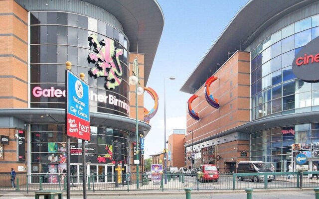 Tudors eSuites Birmingham City Centre Apartments near Gas Street Basin