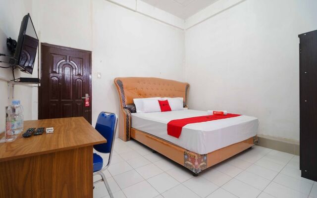 RedDoorz Syariah near Stasiun Kereta Api Kisaran