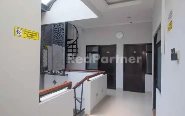 DR Living Syariah Solo Mitra RedDoorz