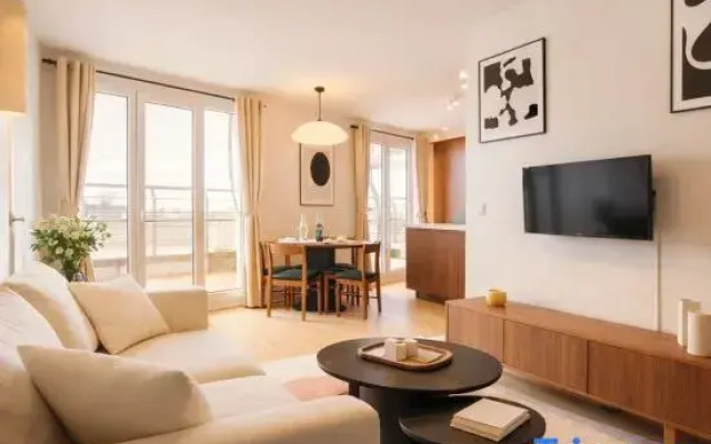 Loft with terrace, jacuzzi & lift near Invalides