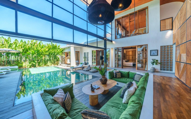 Villa Mango 3 - Amazing 4-bdr Villa in Berawa ! PERFECT LOCATION !