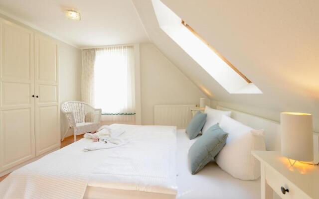 Ferienhaus Fur 8 Personen Mit Kamin & Terrasse