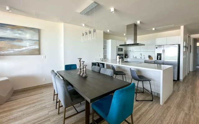 2BR Iconic Oceanfront Escape