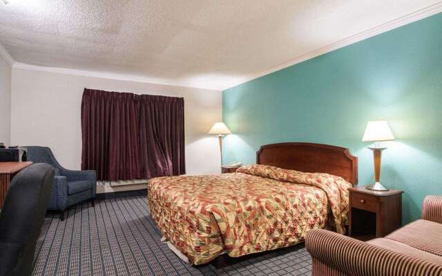 Rodeway Inn Syracuse Carrier Circle