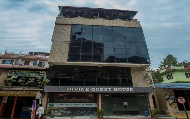 OYO 168 Divine Guest House