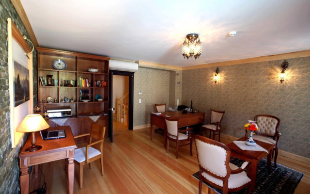 Lalinn Hotel