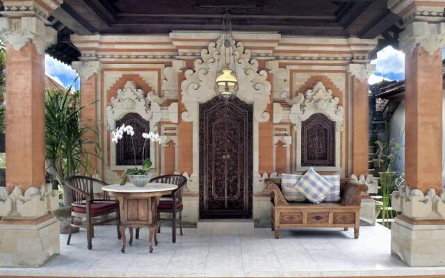 Teja Guest House & Gallery