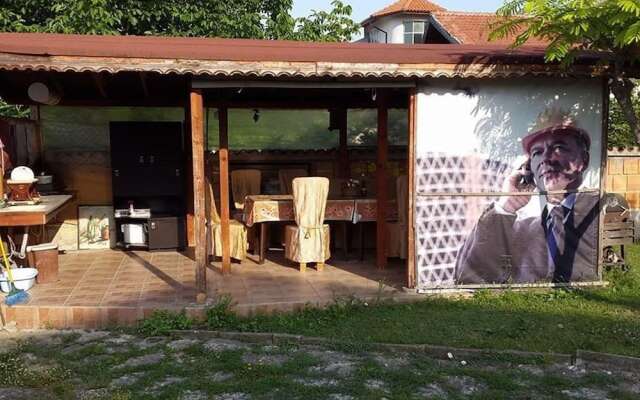 Sunny - Viki Guest House