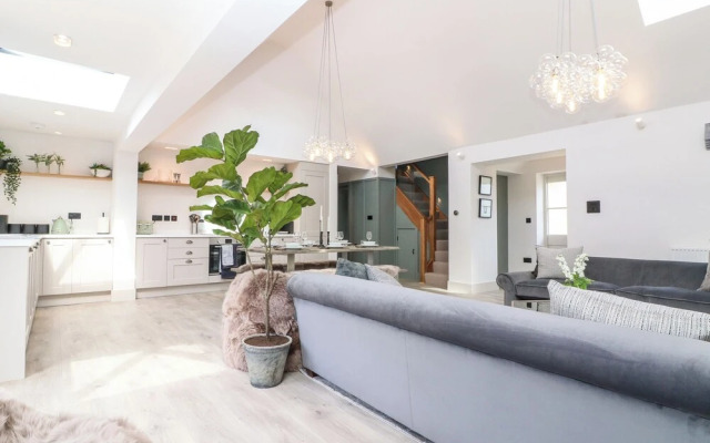 12 Manor Farm Close