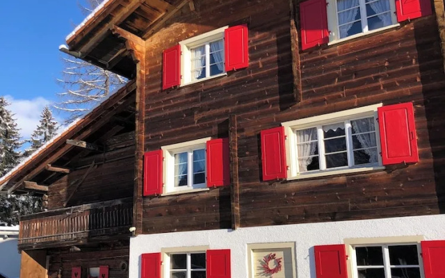 Charming Chalet With Mountain View Near Arosa for 6 People House Exclusive use — 3-star hotel in Langwies