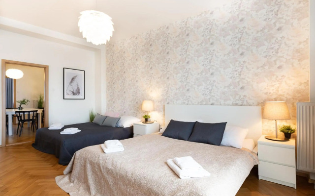 Luxury apartment in prime location