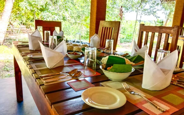 kumbura eco lodge