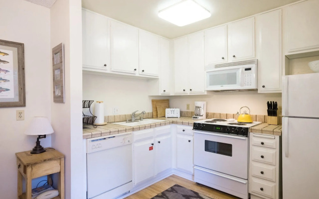 Sherwin Villas 32 - One Bedroom Condo