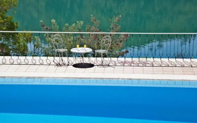 Lago Azul Villa