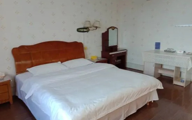 Longyan Hakka Tulou Hotel