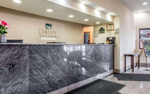 Quality Inn & Suites Fairview