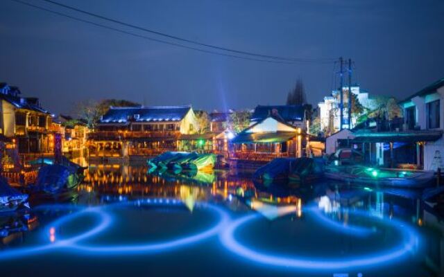 Zhouzhuang Linshui Renjia Inn