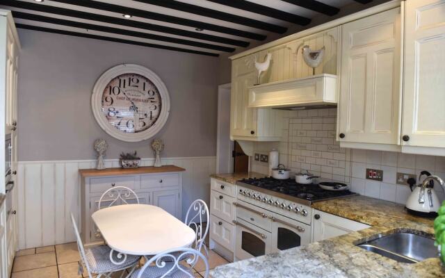 Luxury Cottage Near Windsor Castle