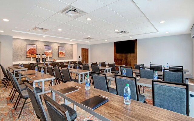 Hampton Inn Santa Fe South