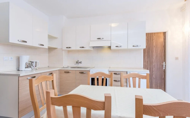 Comfortable Apartment With Terrace and Garden
