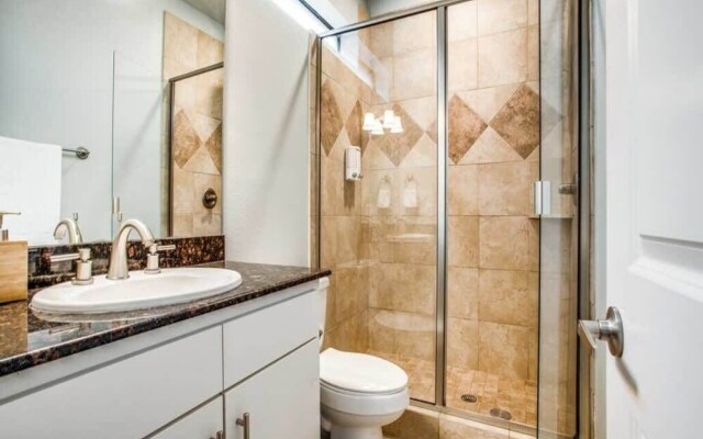 Grand Oak Lawn Town Home