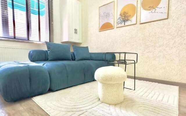 Taksi̇m Whi̇te Sui̇t