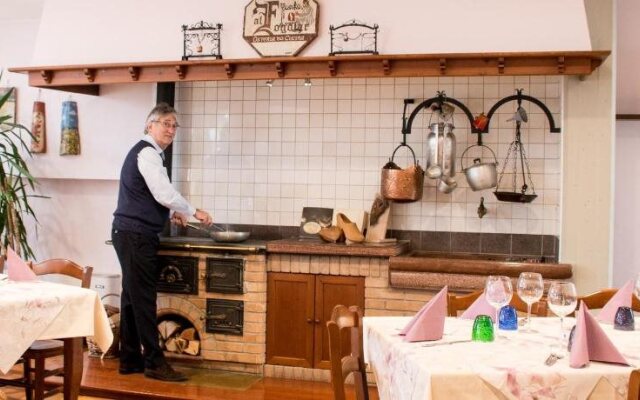 Al Fogolar Rooms & Osteria