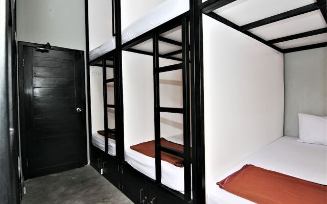 ZEN Hostel Jalan Patimura Legian