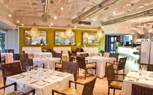 Boulevard 44 Boutique
