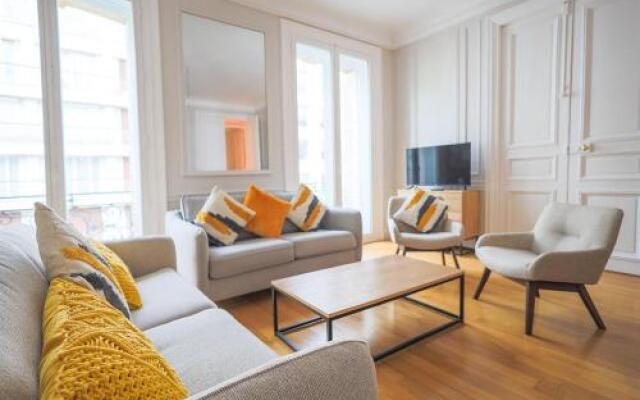 Arc De Triomphe, Avenue Des Champs-Elysées