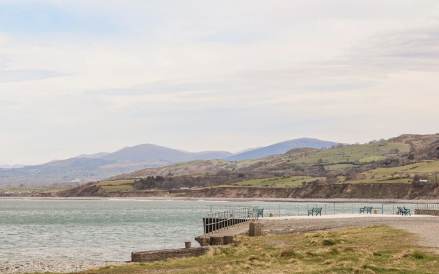 Mor a Mynydd