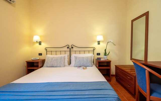 Hotel Mira