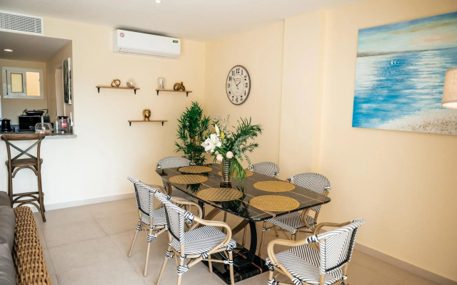 New Apartment Sueno pool area private Beach guard