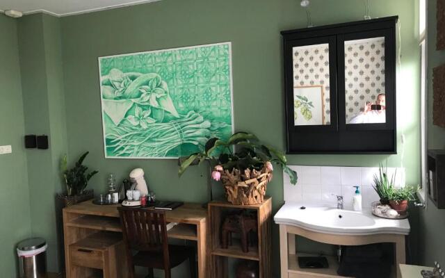 Blaine's: A B&B and private dining....